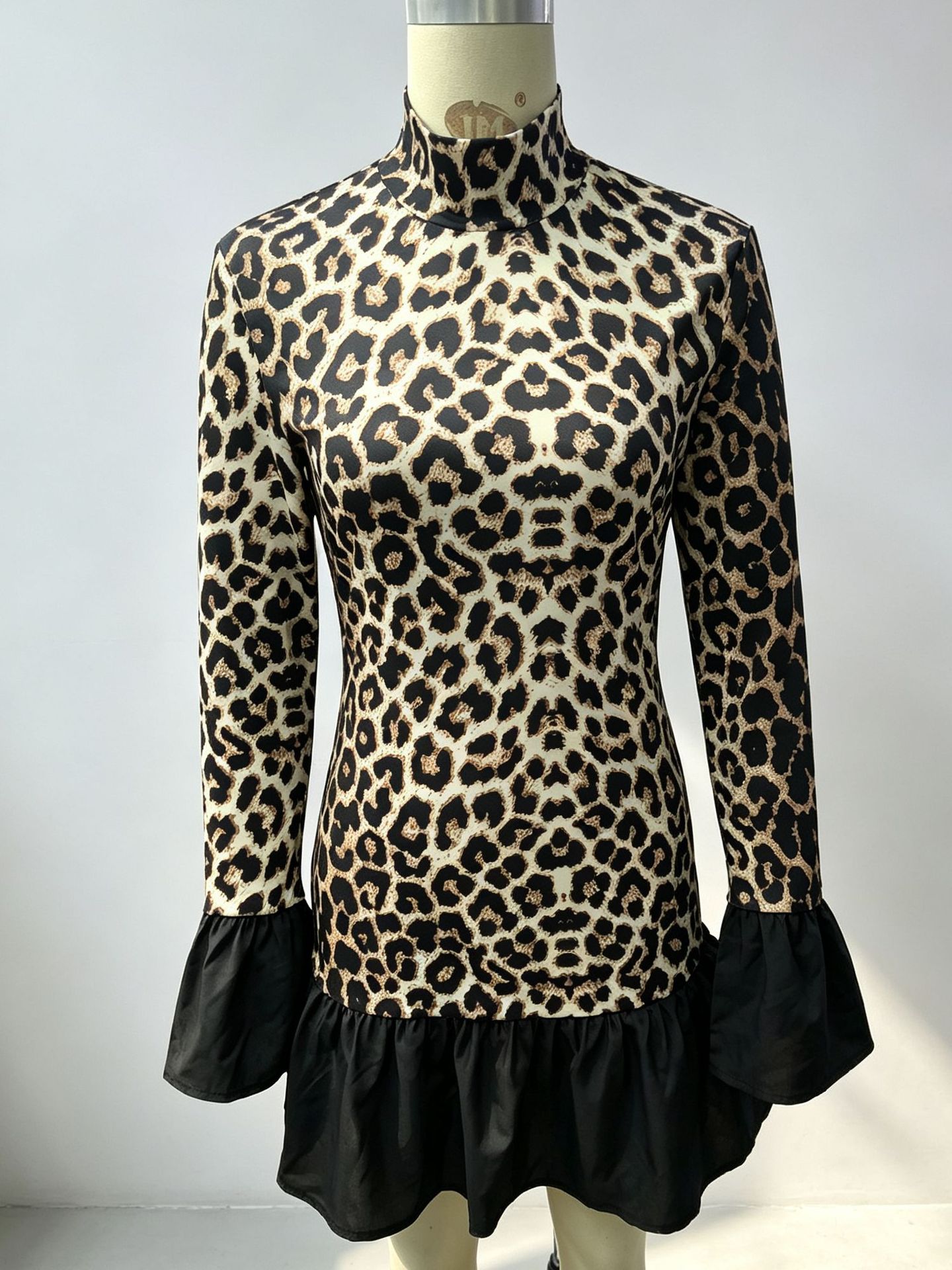 Damesjurk met ronde hals, luip - Dresses recensie en prijs